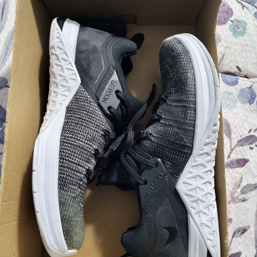 NEW Nike Women's Metcon Flyknit 3, Size 5, Black & White